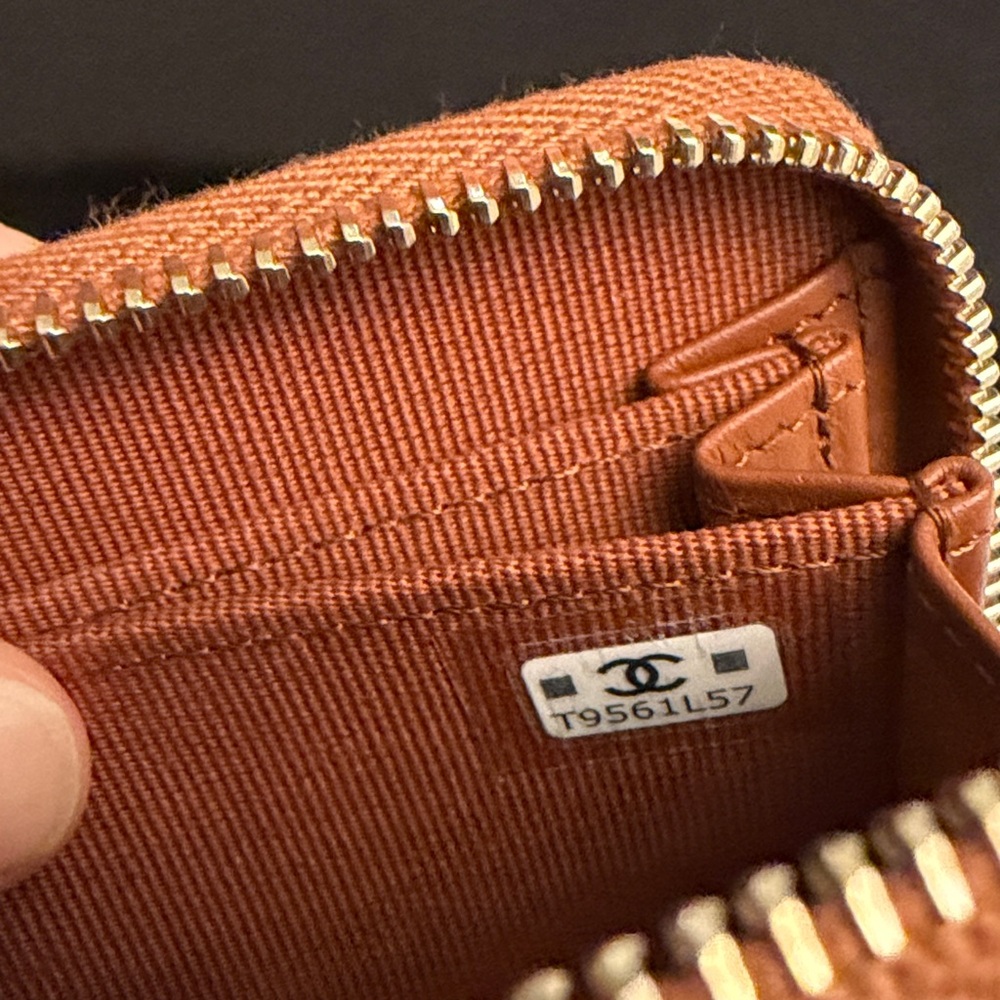 Chanel Caramel Caviar Zippy Card Holder - Picture 6 of 7